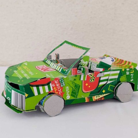 緑のオープンカー